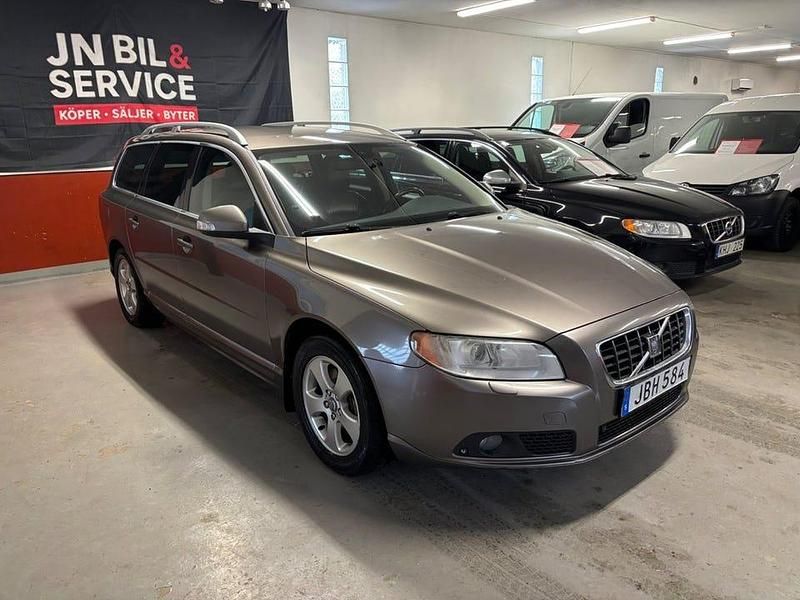 Begagnad Volvo V70 Summum 185 HK (136 kW) 2009 Grå Kombi