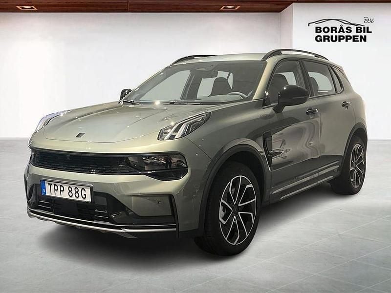 Grön Ny 2025 Lynk & Co 01 SUV | 449 995 kr (Marknadspris) - Bild 1/4