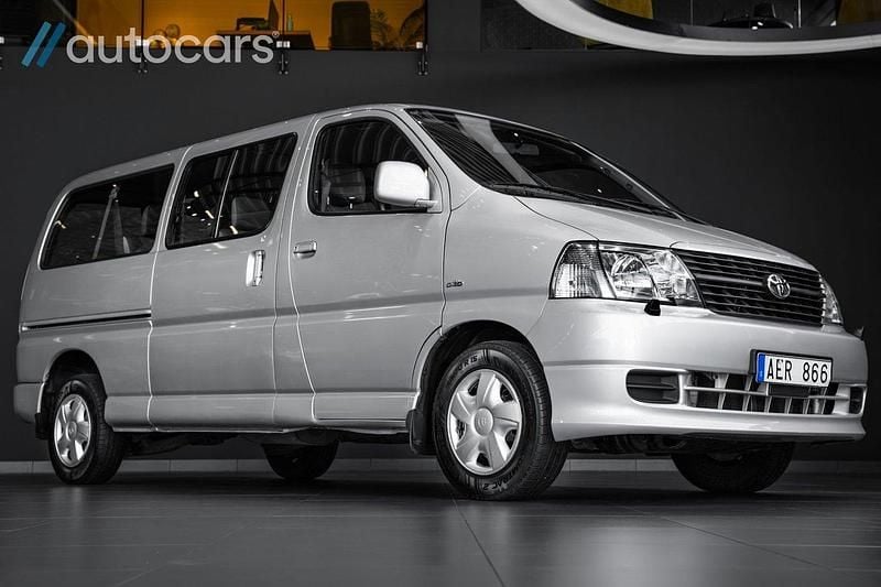 Silver Begagnad 2006 Toyota HiAce Minibuss | 145 000 kr - Bild 1/4
