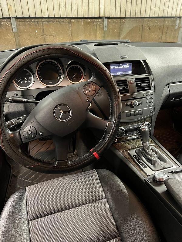 Begagnad Mercedes C180 156 HK (114 kW) 2011