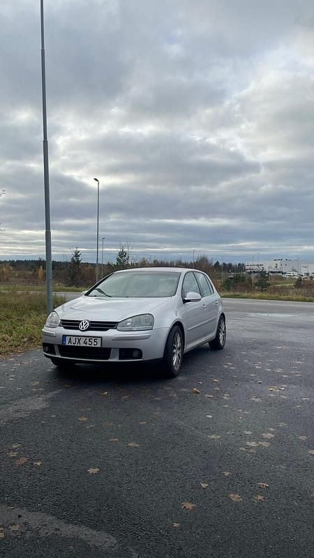Begagnad 2004 VW Golf IV Halvkombi | 19 000 kr - Bild 1/4