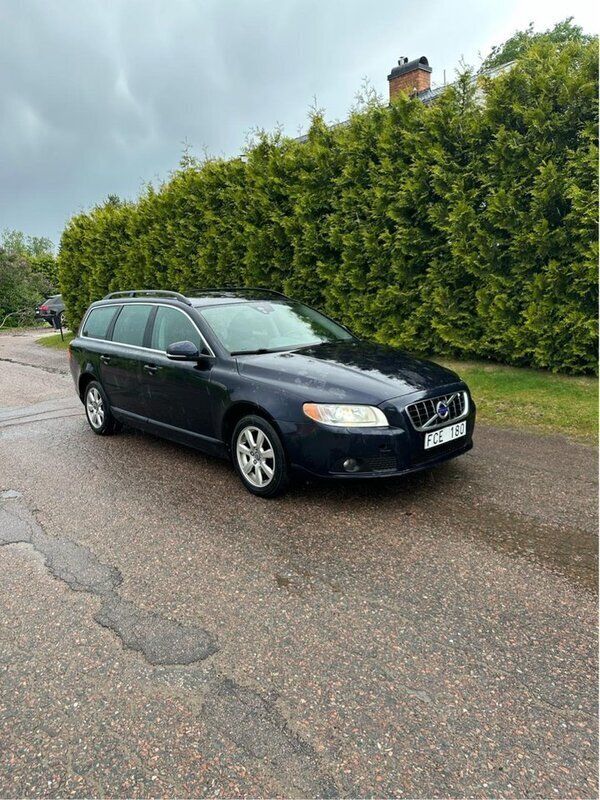 Blå Begagnad 2012 Volvo V70 Momentum Kombi | 59 900 kr (Marknadspris) - Bild 1/4