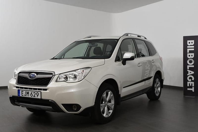 Vit Begagnad 2014 Subaru Forester SUV | 139 800 kr (Lite dyr) - Bild 1/4