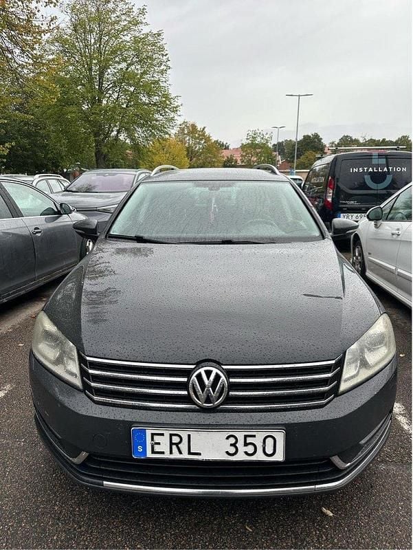 Grå Begagnad 2012 VW Passat Kombi | 60 000 kr (Bra pris) - Bild 1/4