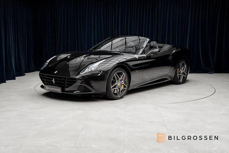 Svart Begagnad 2015 Ferrari California Cab | 1 495 000 kr - Bild 1/4