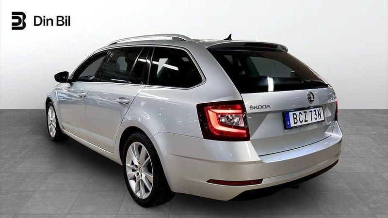 Begagnad Skoda Octavia 150 HK (110 kW) 2020 Silver Kombi