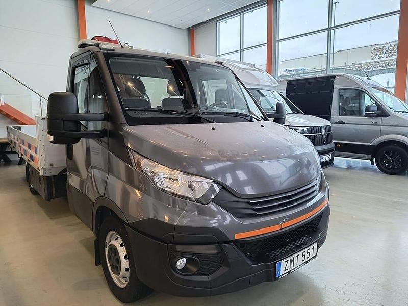 Begagnad Iveco Daily 156 HK (114 kW) 2019 Vit