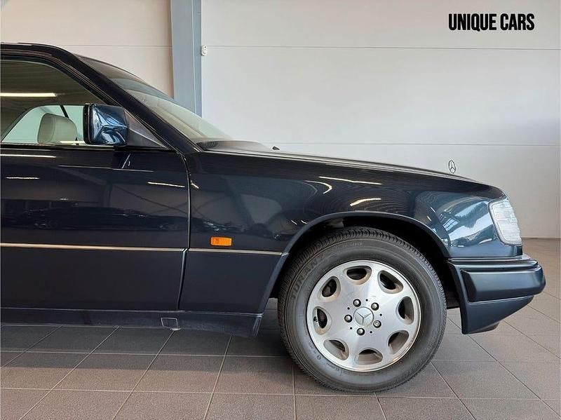 Begagnad Mercedes E220 150 HK (110 kW) 1996 Svart Sportkupé