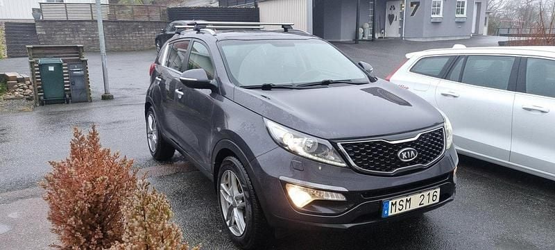 Grå Begagnad 2012 Kia Sportage SUV | 70 000 kr (Bra pris) - Bild 1/4
