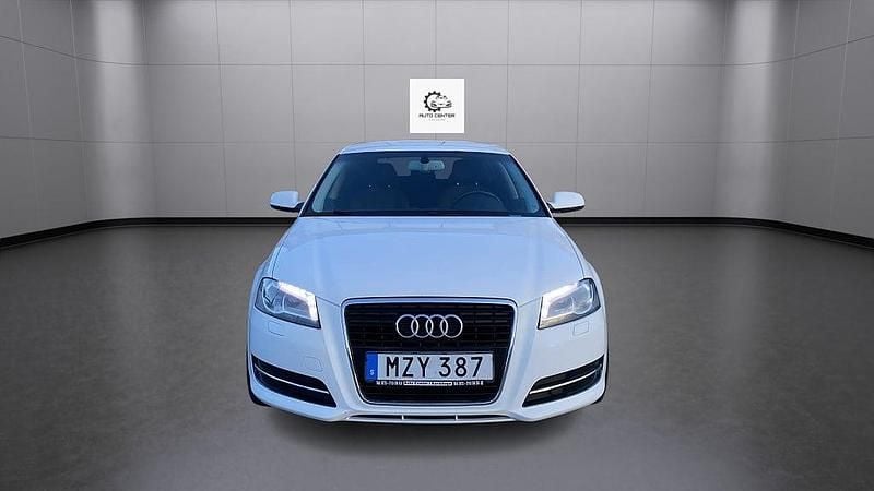 Begagnad Audi A3 Sportback Attraction 105 HK (77 kW) 2012 Vit Halvkombi