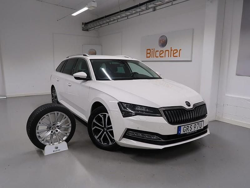 Begagnad Skoda Superb Style 218 HK (160 kW) 2021 Vit Kombi
