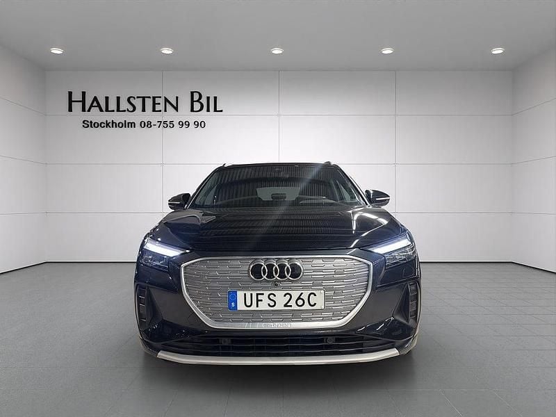 Begagnad Audi Q4 e-tron Advanced 150 kW (204 HK) 2023 Svart SUV