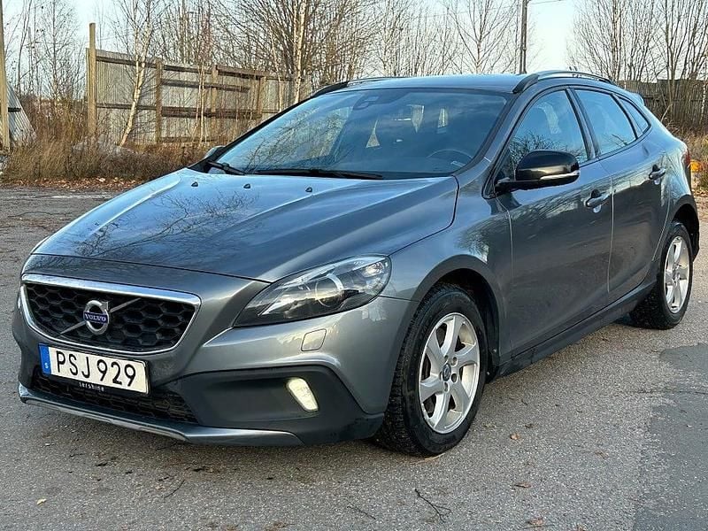 Grå Begagnad 2014 Volvo V40 CC Momentum Kombi | 124 800 kr (Marknadspris) - Bild 1/4