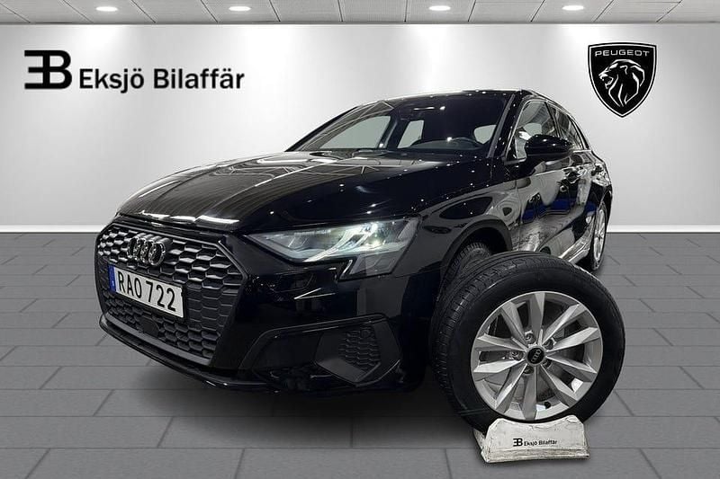 Svart Begagnad 2024 Audi A3 Sedan | 269 500 kr (Bra pris) - Bild 1/4