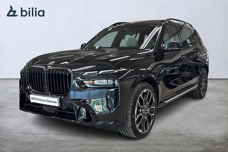 Svart Begagnad 2025 BMW X7 M Sport SUV | 1 169 900 kr - Bild 1/4