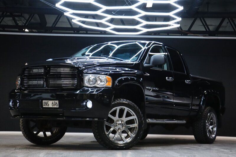 Svart Begagnad 2005 Dodge Ram Pickup | 174 900 kr (Bra pris) - Bild 1/4