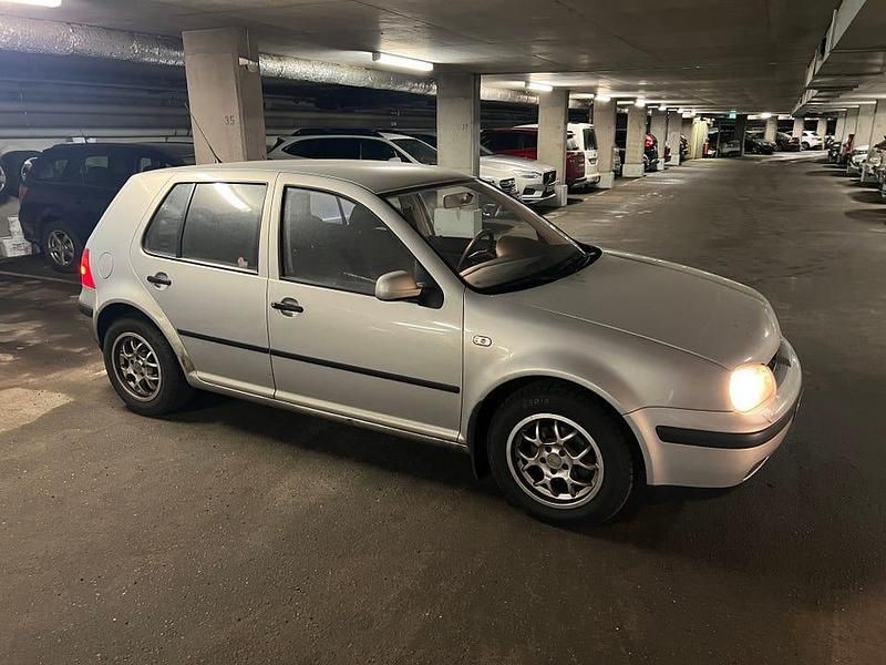 Begagnad VW Golf IV 101 HK (74 kW) 2000
