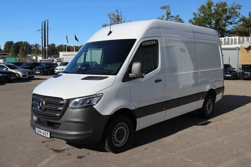 Vit Begagnad 2025 Mercedes Sprinter Van | 618 750 kr (Marknadspris) - Bild 1/4