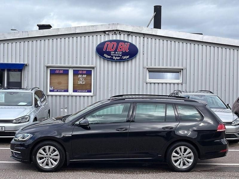 Begagnad VW Golf VII 131 HK (96 kW) 2019 Svart Kombi