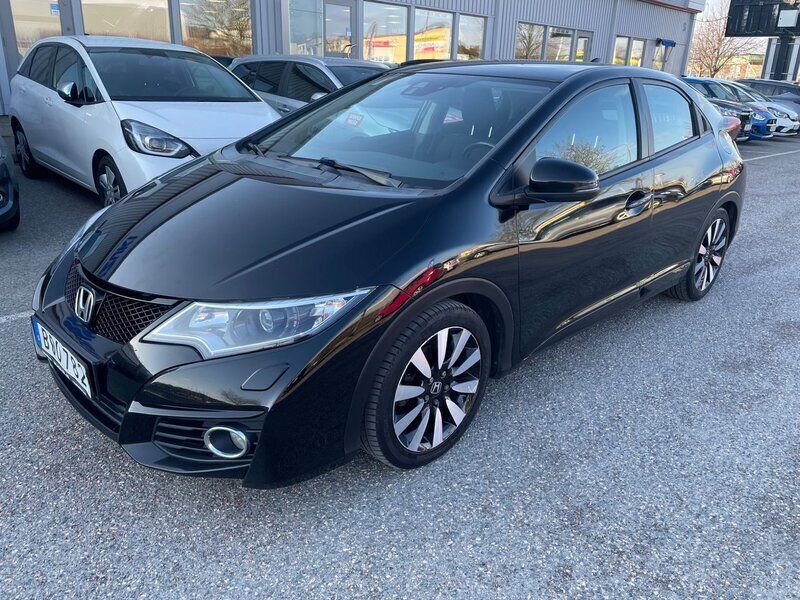 Svart Begagnad 2015 Honda Civic Elegance Halvkombi | 117 300 kr (Dyr) - Bild 1/4