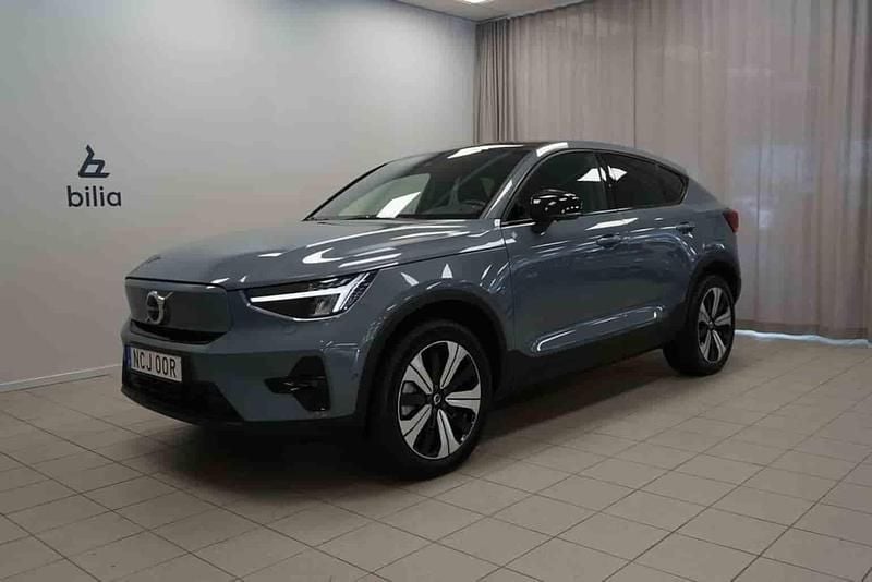 Grå Begagnad 2023 Volvo EC40 SUV | 439 900 kr (Marknadspris) - Bild 1/1
