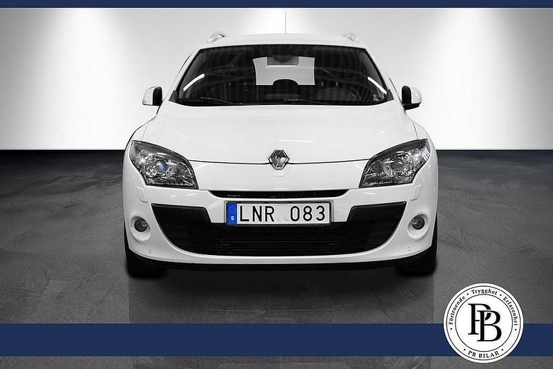 Vit Begagnad 2011 Renault Mégane III | 69 900 kr (Marknadspris) - Bild 1/3