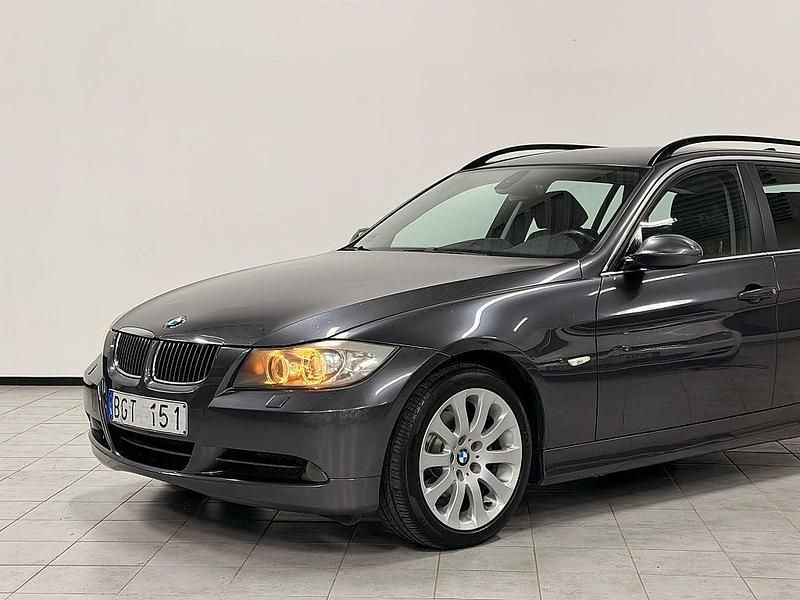 Begagnad BMW 325 218 HK (160 kW) 2007 Grå Kombi