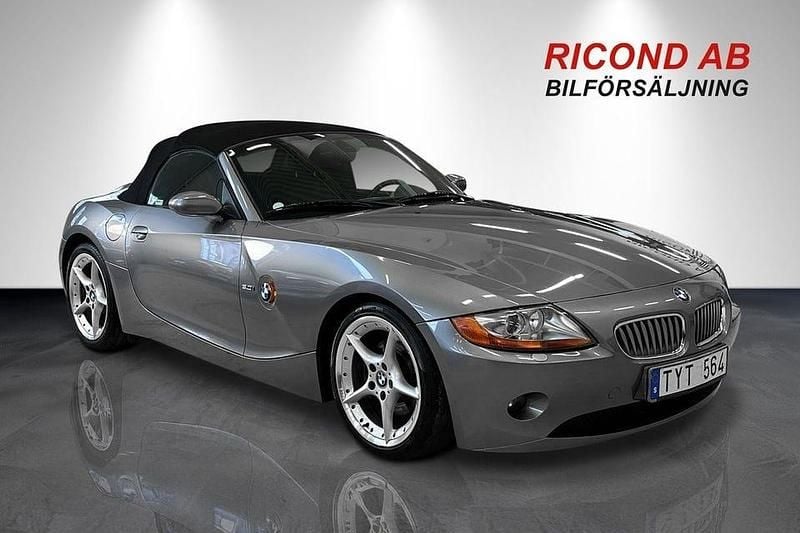 Begagnad BMW Z4 231 HK (169 kW) 2002 Grå Cab