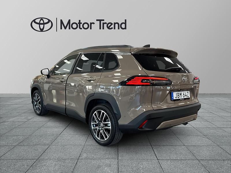 Begagnad Toyota Corolla Cross Executive 200 HK (147 kW) 2025 Brun SUV