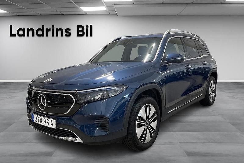 Blå Begagnad 2022 Mercedes EQB300 SUV | 419 900 kr (Marknadspris) - Bild 1/4