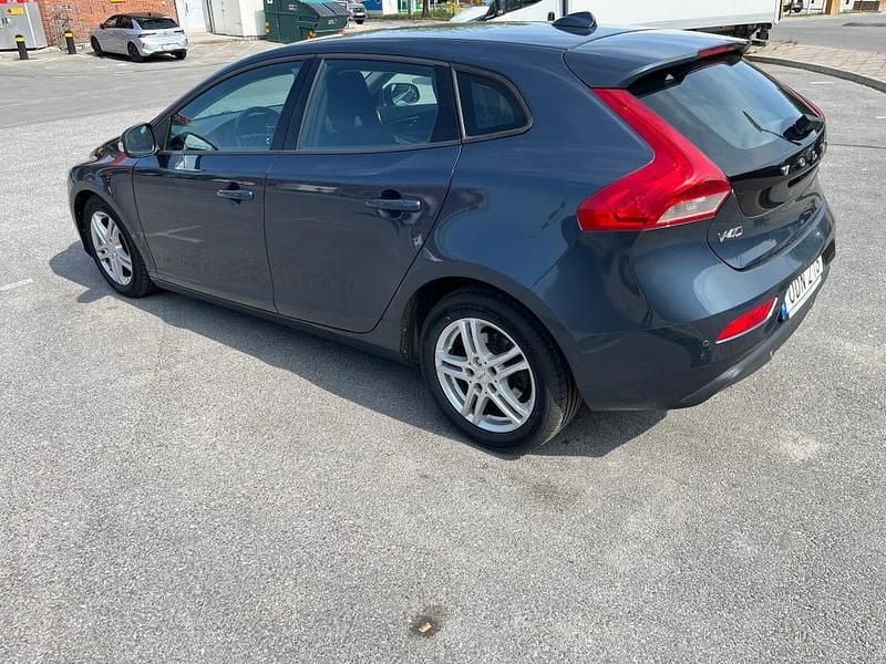 Begagnad Volvo V40 122 HK (89 kW) 2017 Halvkombi