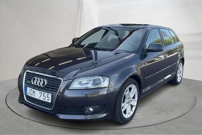 Grå Begagnad 2009 Audi A3 Sedan | 68 000 kr - Bild 1/4