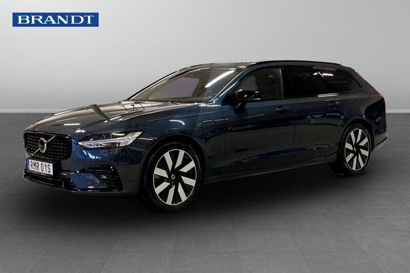Mörkblå (blå) Begagnad 2024 Volvo V90 Plus Kombi | 519 900 kr (Marknadspris) - Bild 1/3
