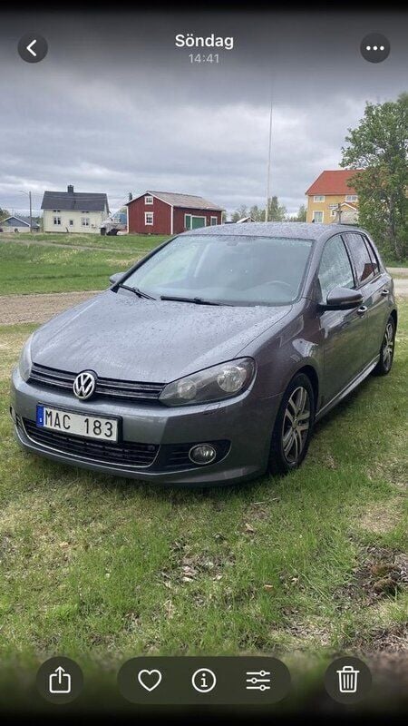 Grå Begagnad 2013 VW Golf VII Halvkombi | 54 000 kr (Marknadspris) - Bild 1/4