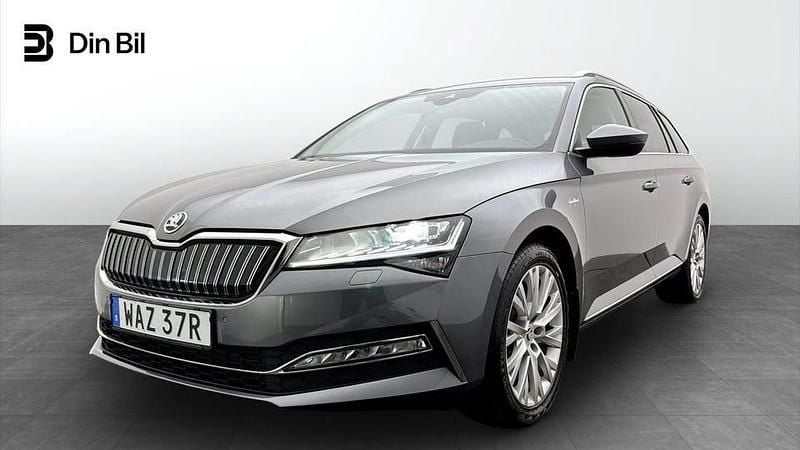 Begagnad Skoda Superb Business Line 156 HK (114 kW) 2024 Graphite grey metallic Kombi