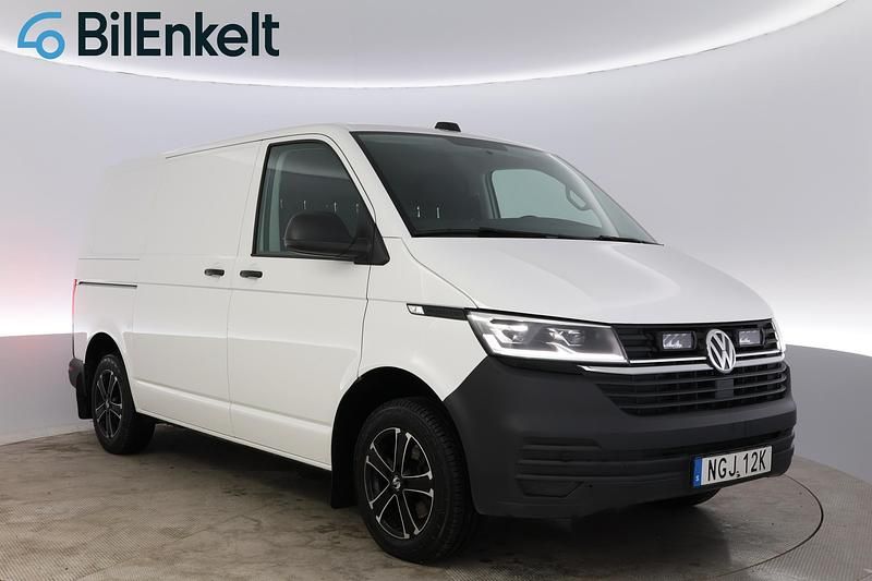 Vit Begagnad 2023 VW Transporter Van | 299 900 kr - Bild 1/4