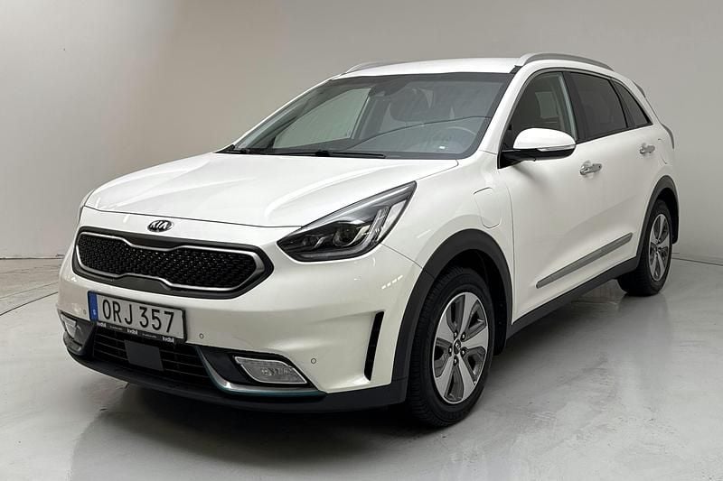Vit Begagnad 2018 Kia Niro Advance SUV | 154 800 kr (Bra pris) - Bild 1/4