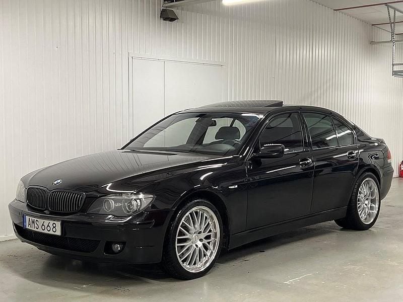 Svart Begagnad 2006 BMW 750 Sedan | 69 900 kr - Bild 1/4