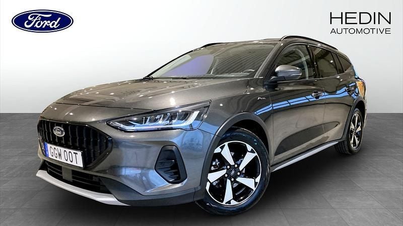 Grå Begagnad 2023 Ford Focus Active Kombi | 219 900 kr (Marknadspris) - Bild 1/4