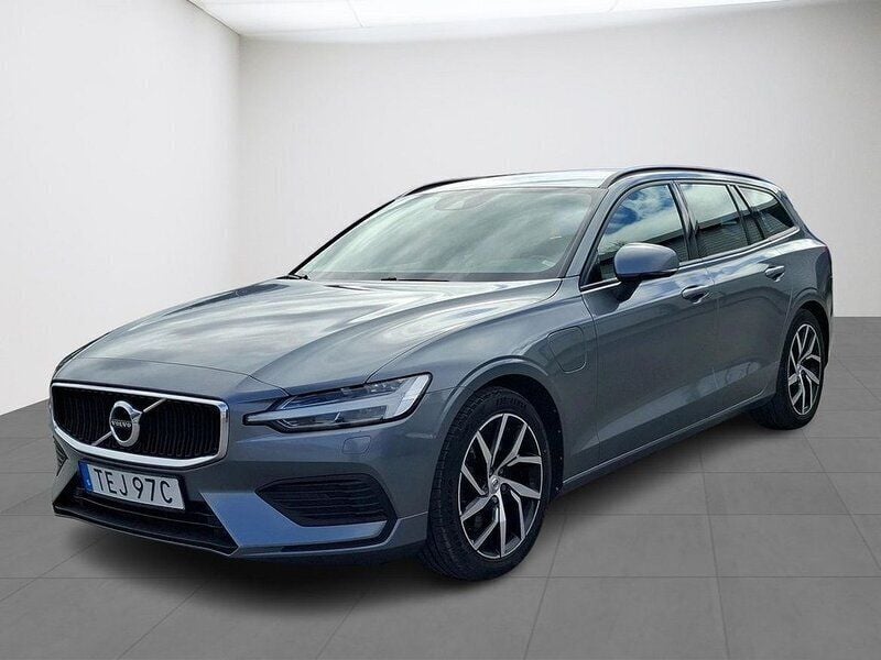 Grå Begagnad 2020 Volvo V60 Momentum Kombi | 224 500 kr (Marknadspris) - Bild 1/4