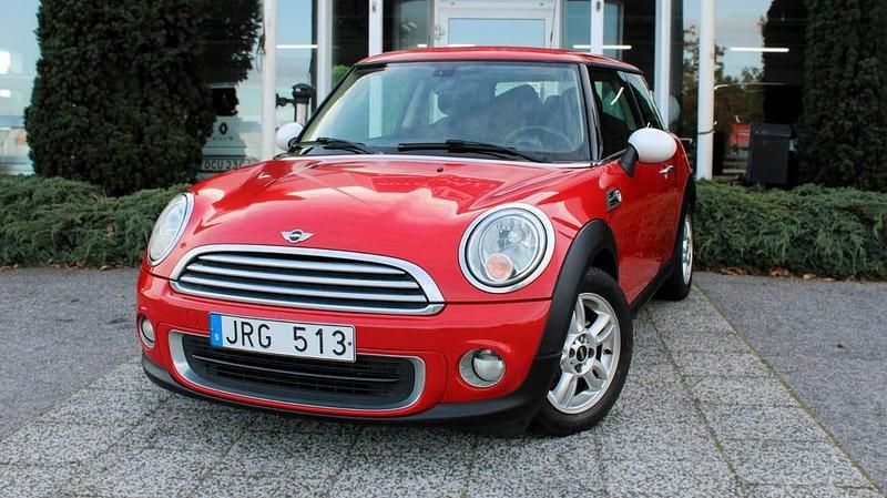 Röd Begagnad 2014 Mini ONE Halvkombi | 69 900 kr (Marknadspris) - Bild 1/4