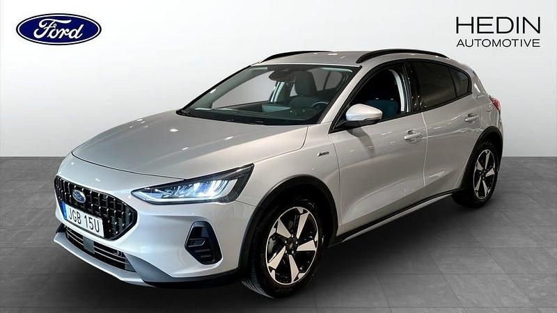 Silver Begagnad 2023 Ford Focus Active Halvkombi | 199 900 kr (Marknadspris) - Bild 1/4
