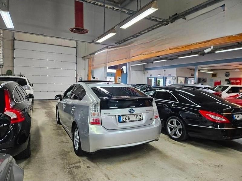 Begagnad Toyota Prius 136 HK (100 kW) 2010 Halvkombi