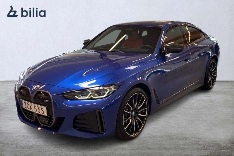 Blå Begagnad 2023 BMW i4 M Sport Sedan | 749 000 kr - Bild 1/4