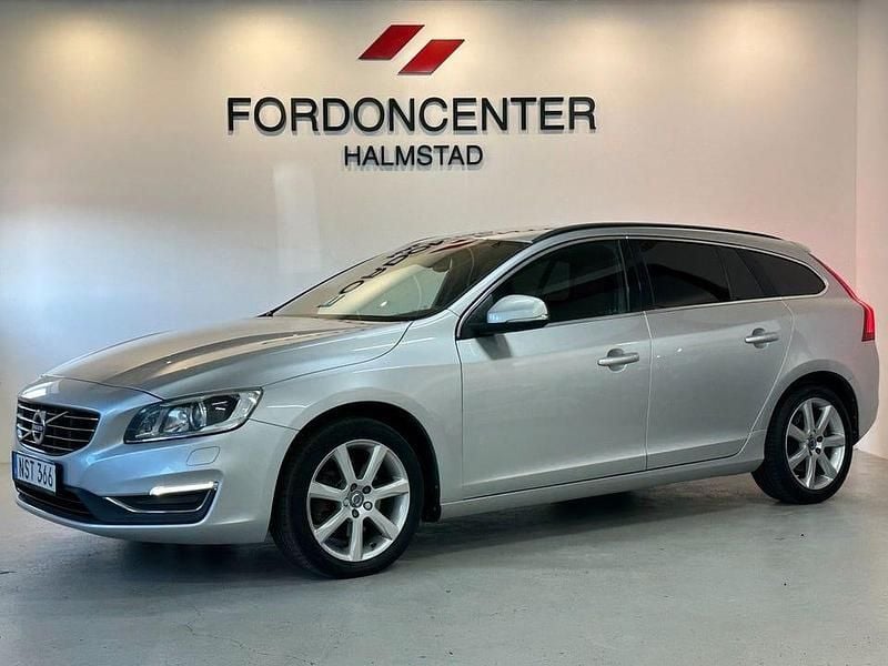Silver Begagnad 2017 Volvo V60 Momentum Kombi | 149 900 kr (Marknadspris) - Bild 1/4