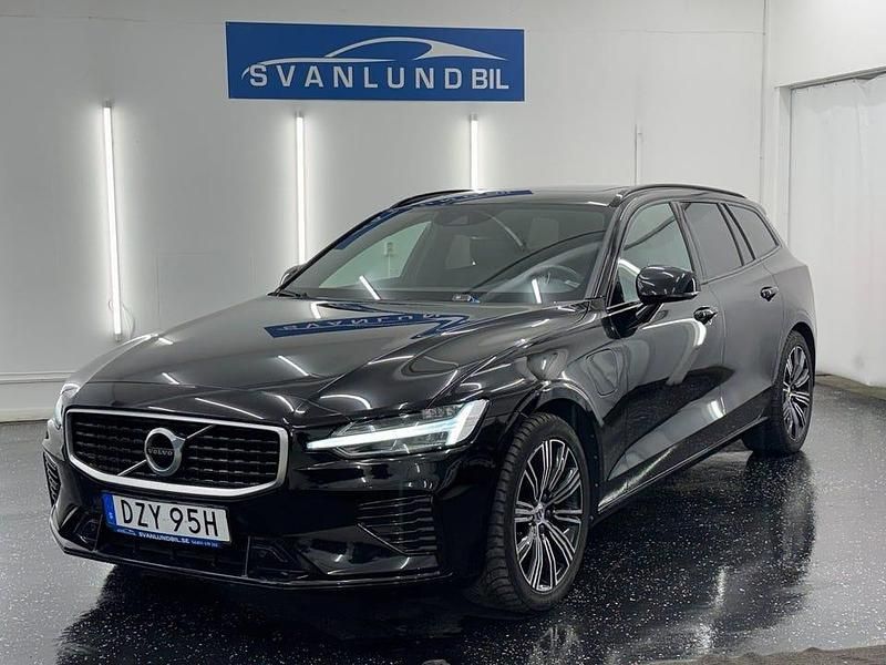 Svart Begagnad 2020 Volvo V60 R-Design Kombi | 309 800 kr - Bild 1/4