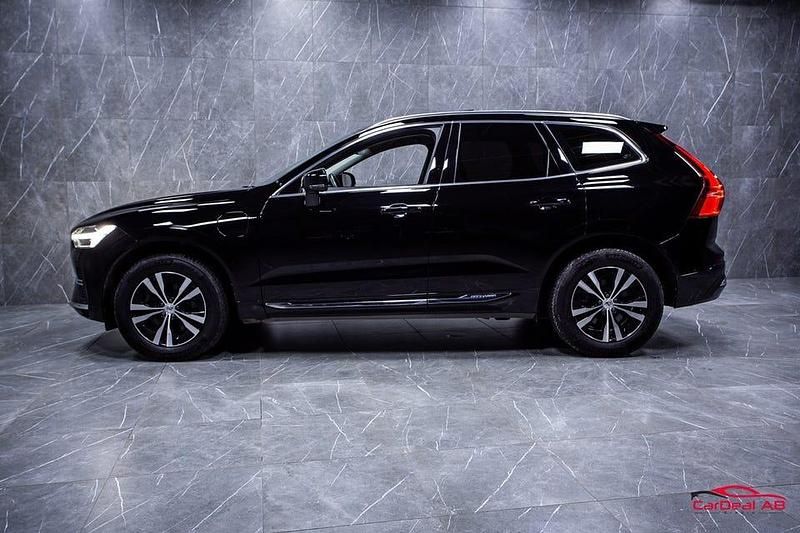 Begagnad Volvo XC60 Core 350 HK (257 kW) 2023 Svart SUV