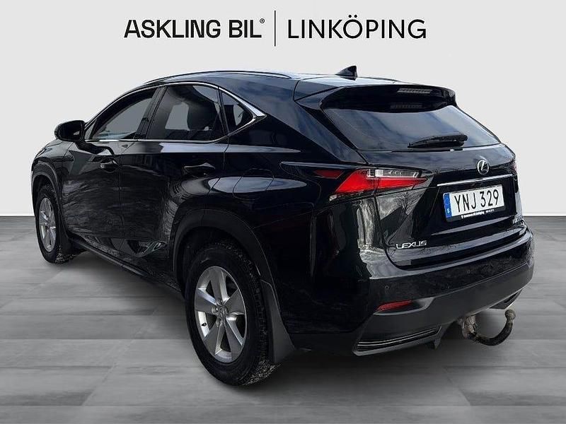 Begagnad Lexus NX300h Sport Line 197 HK (144 kW) 2017 Svart SUV