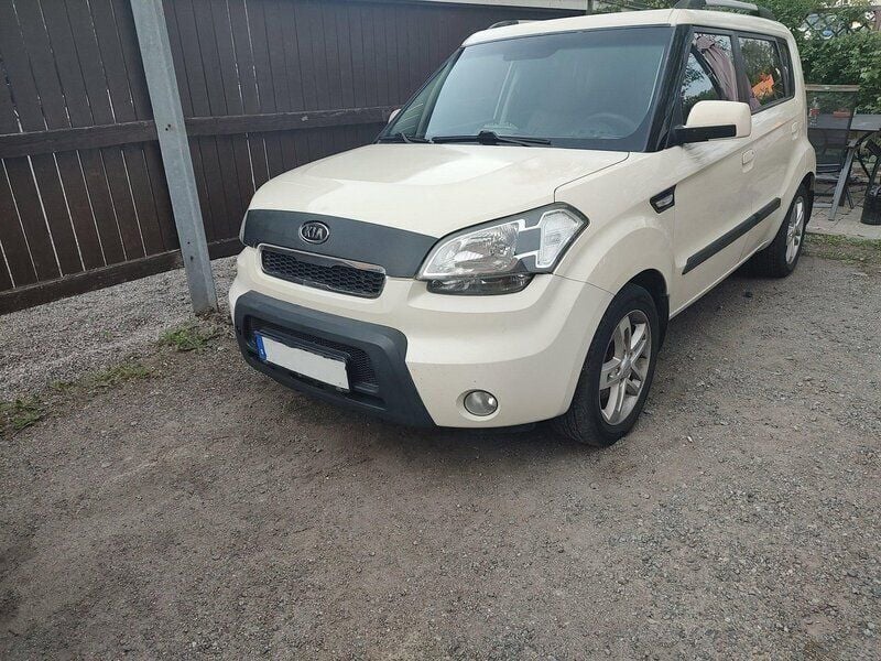 Vit Begagnad 2009 Kia Soul 4 SUV | 35 000 kr (Marknadspris) - Bild 1/4