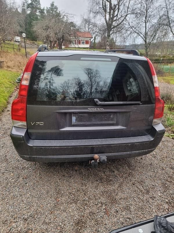 Antracit Begagnad 2005 Volvo V70 Kombi | 40 000 kr (Marknadspris) - Bild 1/4